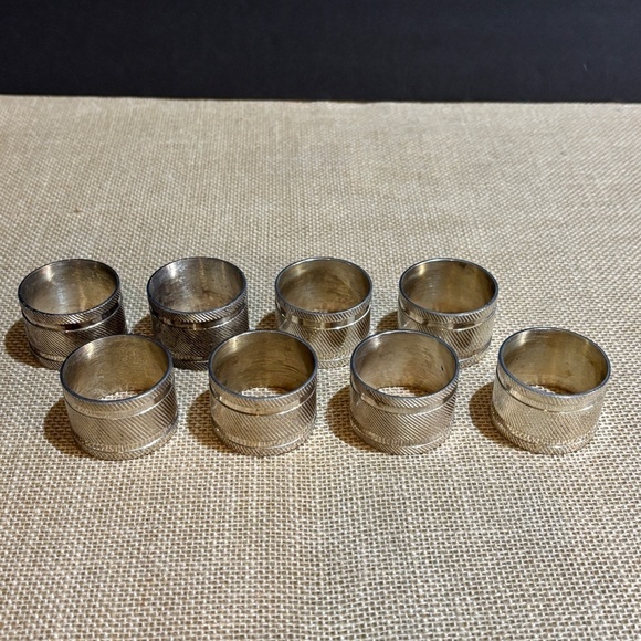 Napkin Rings Silver Colored Tone Modern Set of 8 Heavy Contemporary - Picture 5 of 8